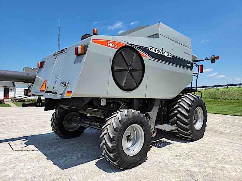 AGCO/GLEANER COMBINE