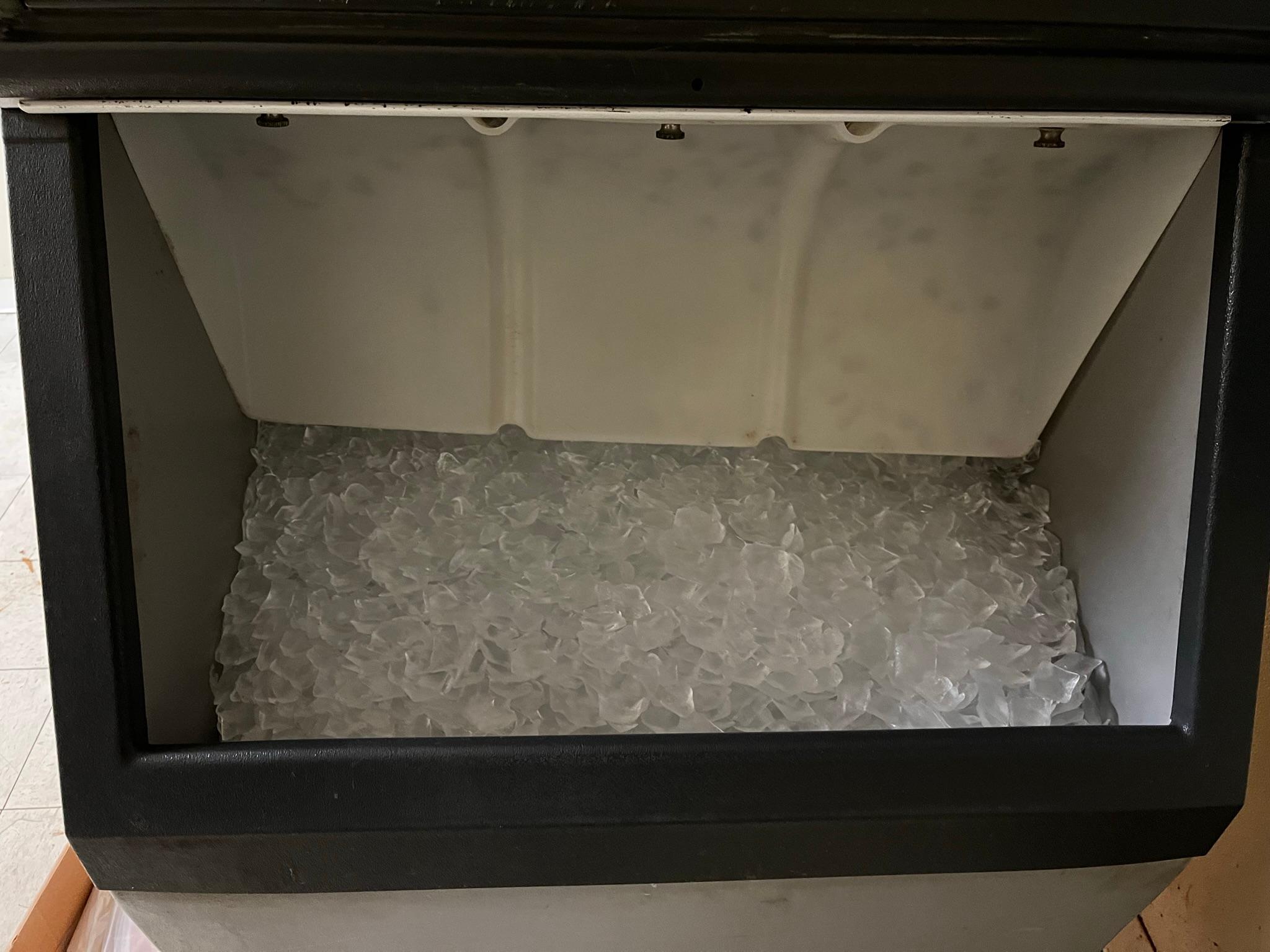 SCOTTSMAN ICE MACHINE