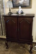 TV CABINET, 32" EMMERSON TV,MISC ITEMS