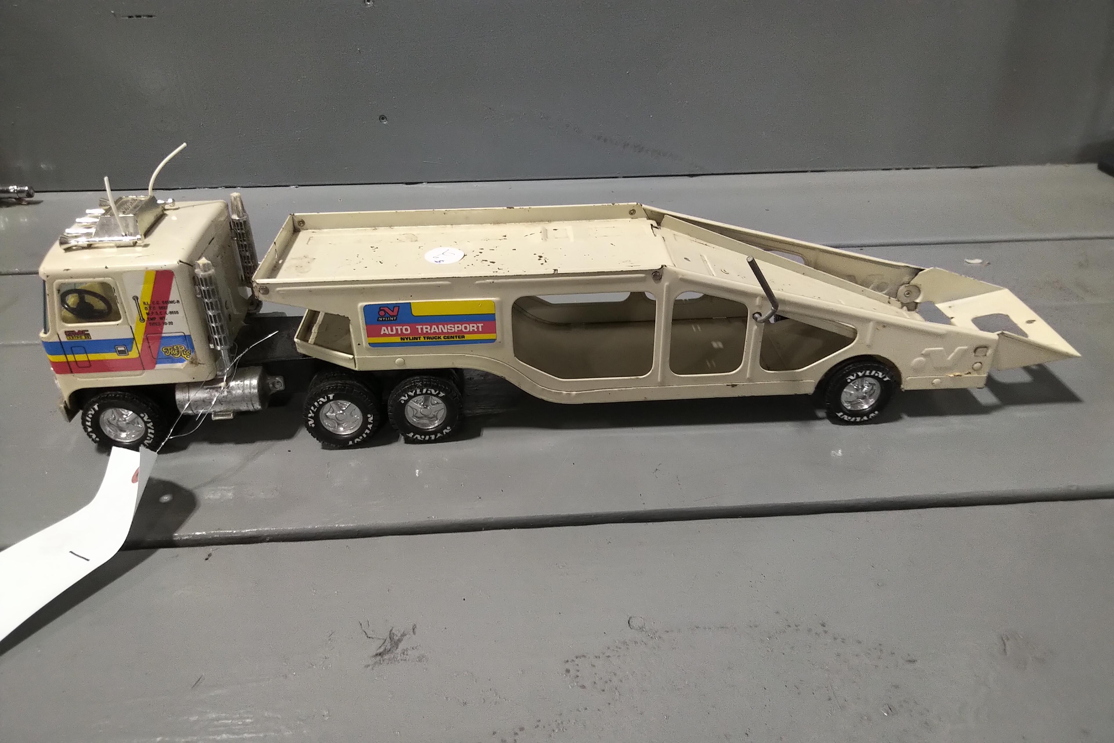 NYLINT METAL  1/18 SCALE GMC 920 TRUCK AND  TRAILER