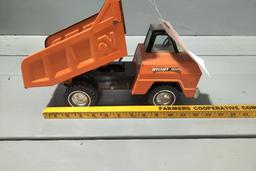 NYLINT 1/18 SCALE METAL DUMP TRUCK