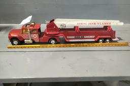 NYLINT 1/18 SCALE METAL FIRE DEPARTMENT TRUCK