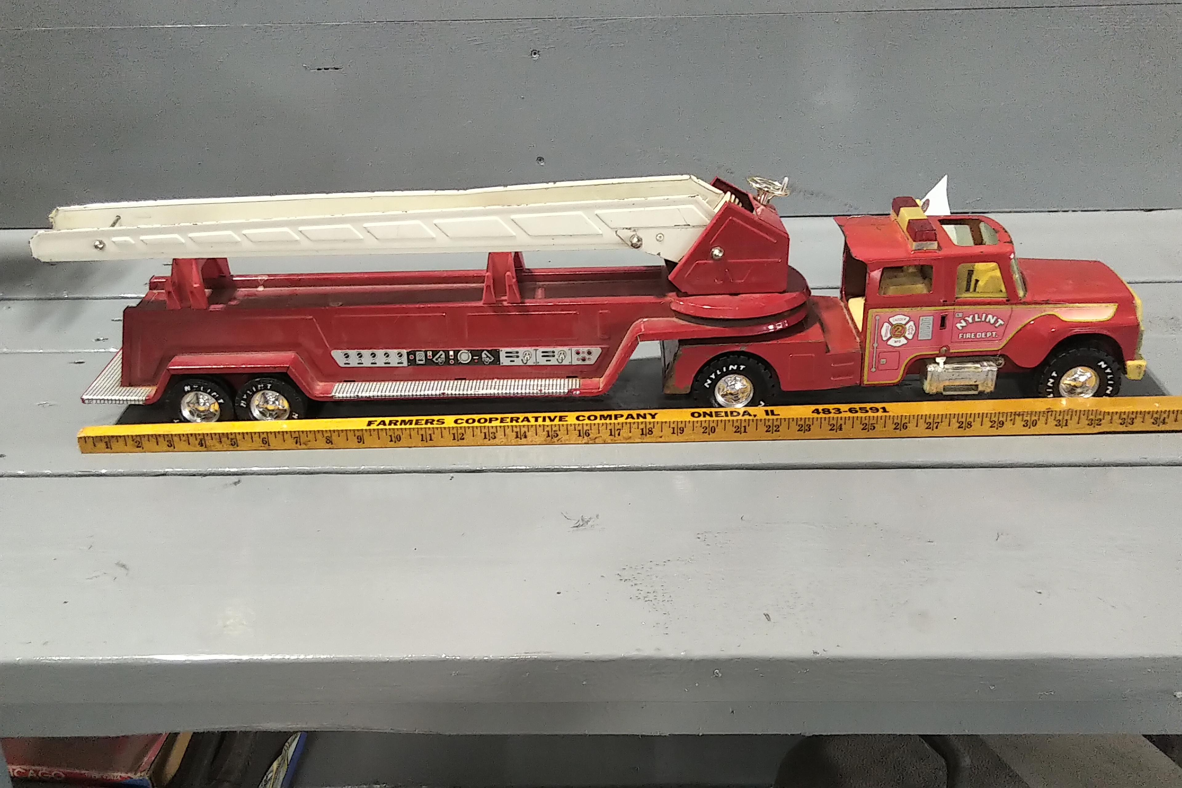 NYLINT 1/18 SCALE METAL FIRE DEPARTMENT TRUCK