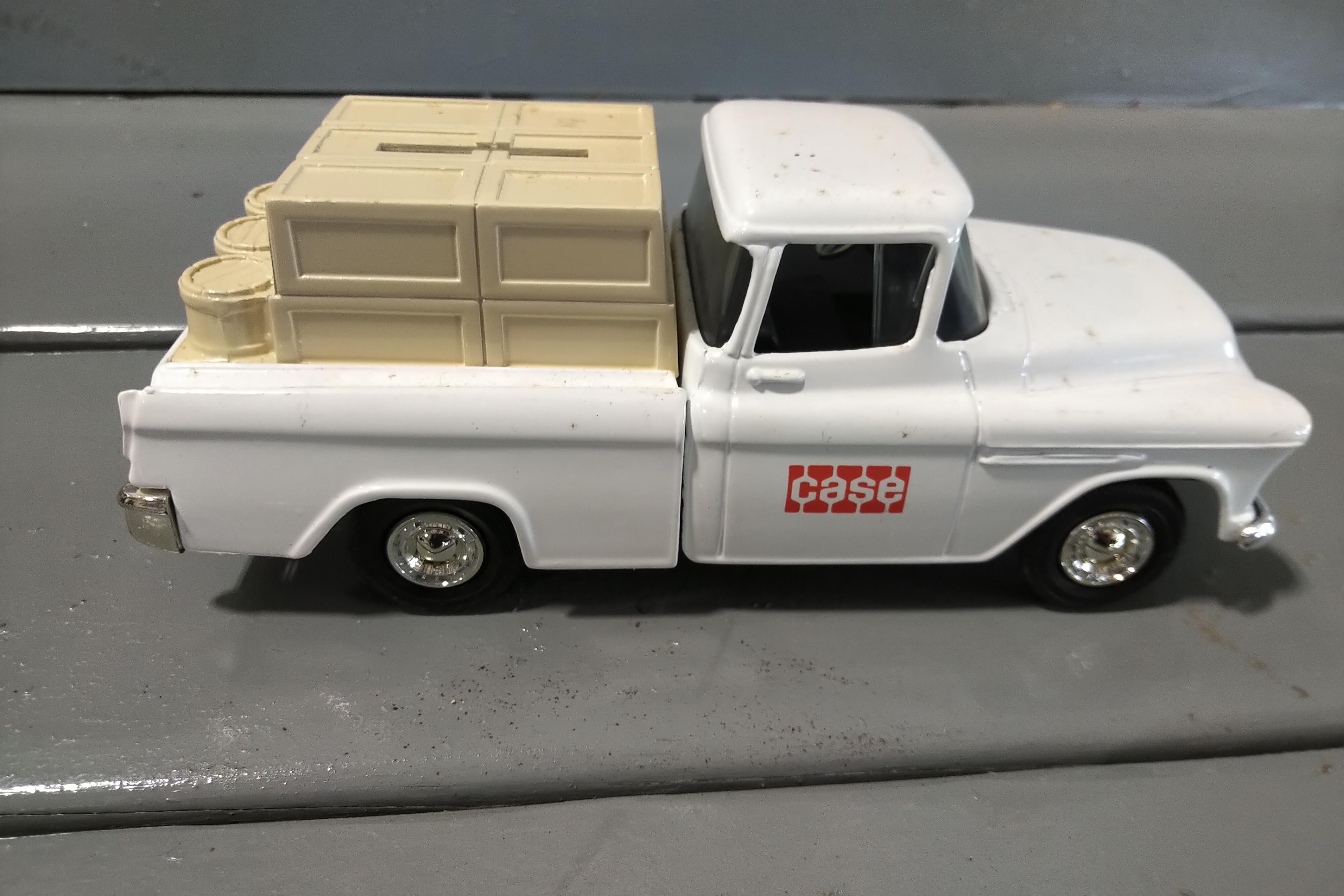 5 - 1/32 SCALE ADVERTISING ITEMS