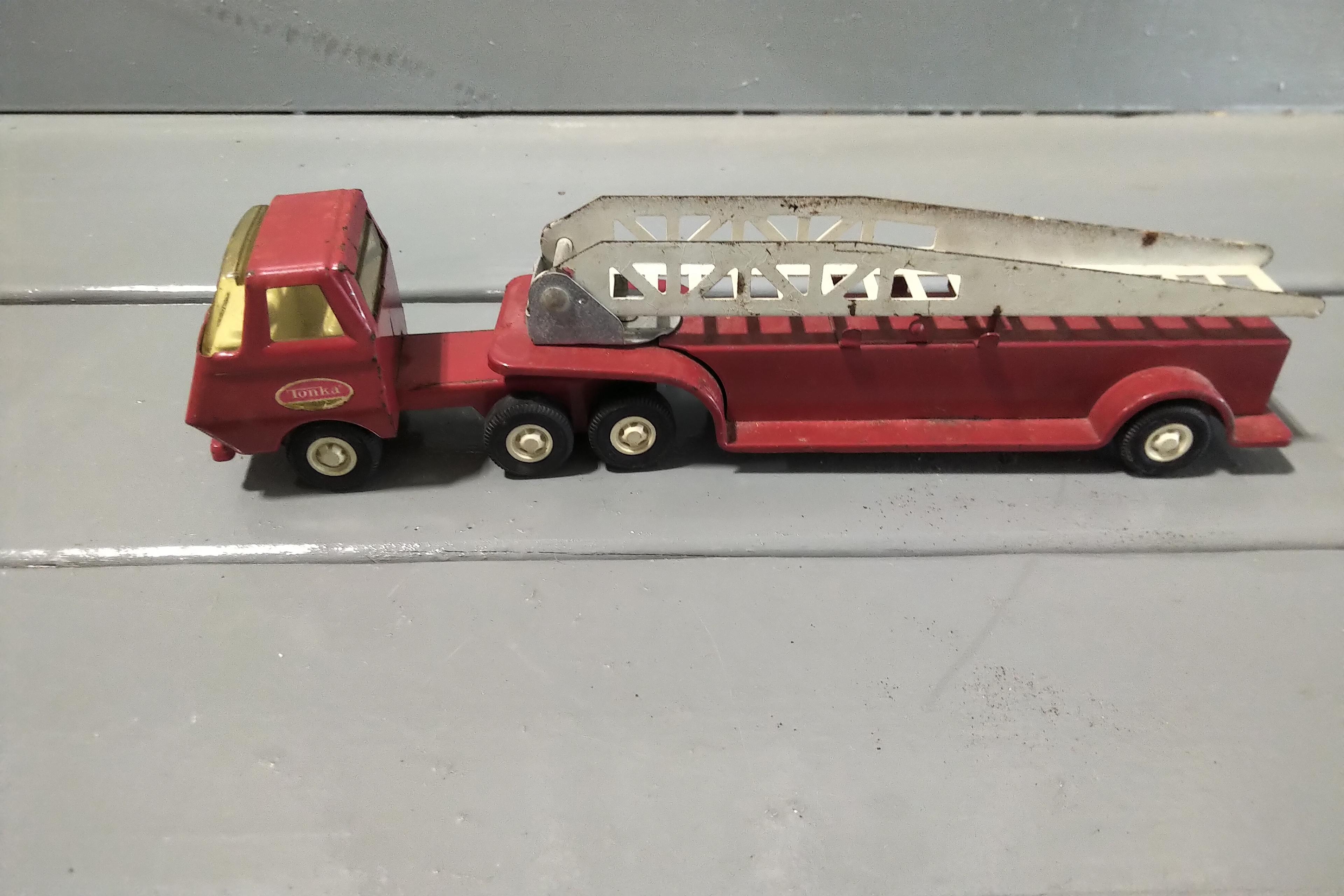 5 - 1/32 SCALE VEHICLES
