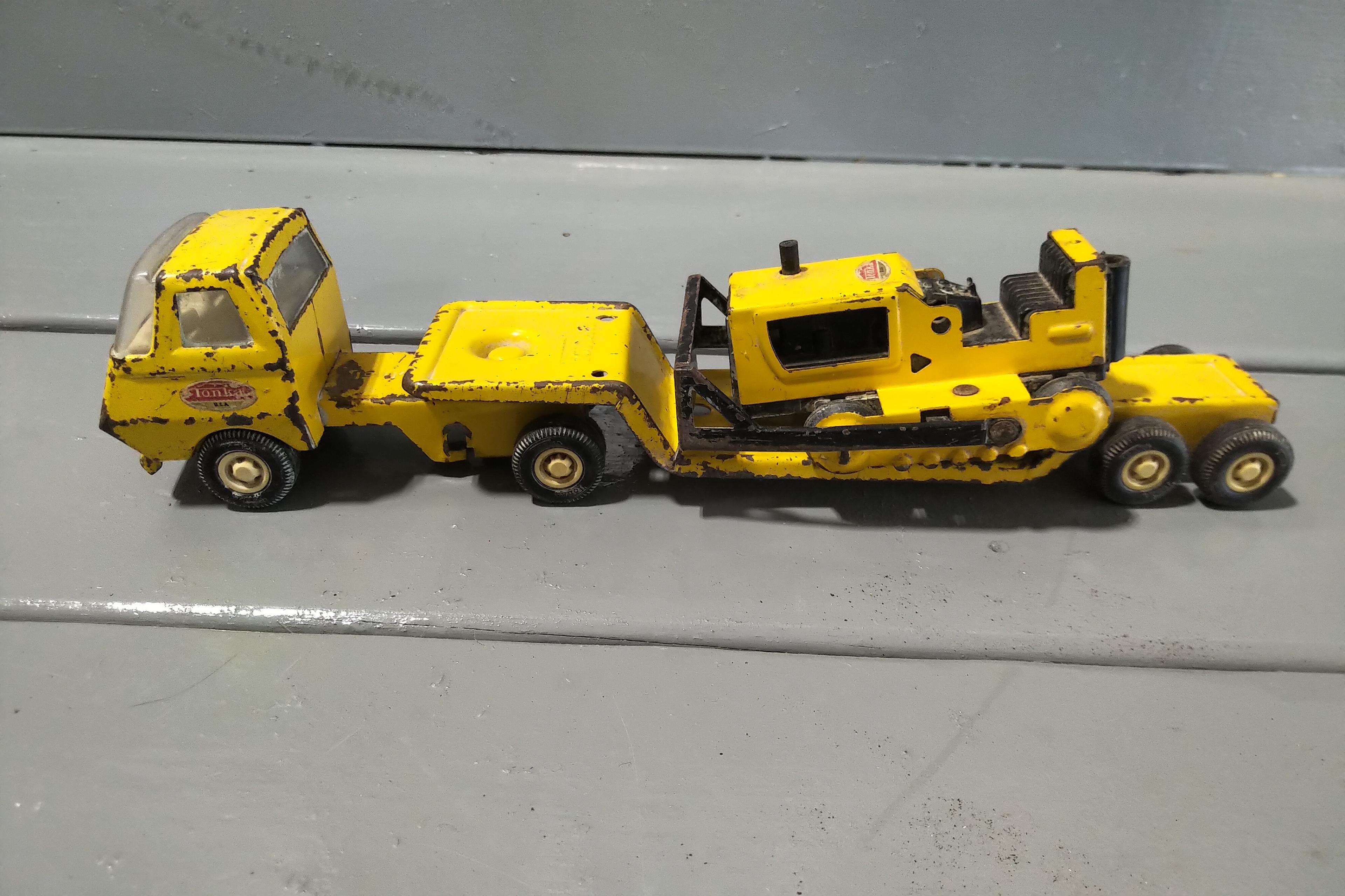 5 - 1/32 SCALE VEHICLES