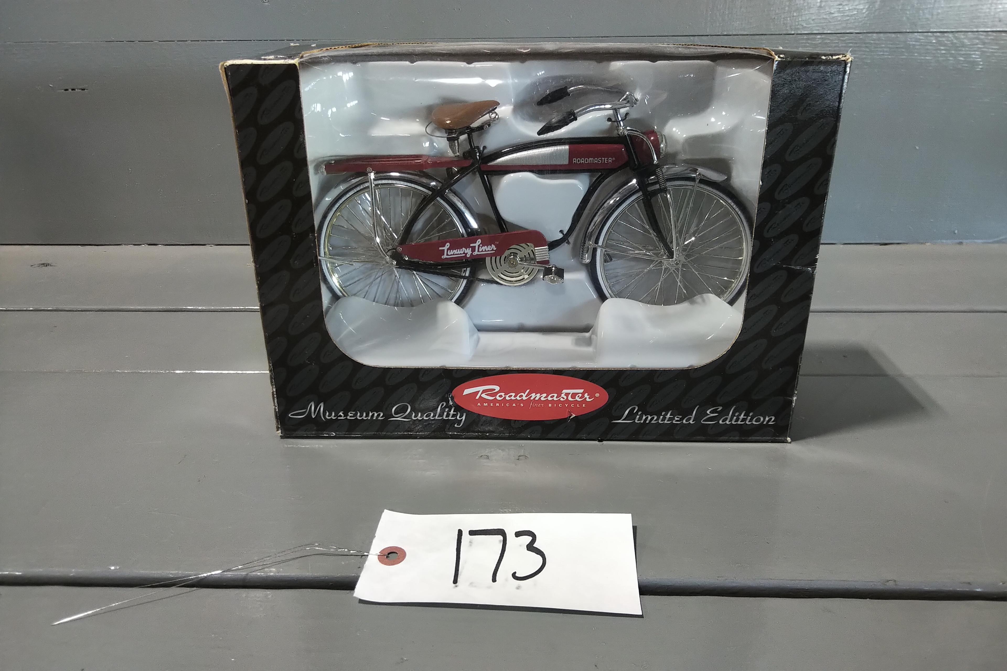 1/18 SCALE ROADMASTER BIKE CYCLE LUCKY LINER NEW IN BOX