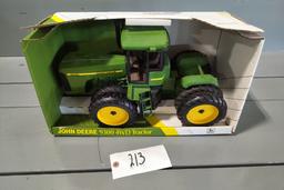 1/16 SCALE JOHN DEERE 9300 4WD TRACTOR IN BOX