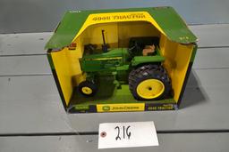 1/16 SCALE ERTL JOHN DEERE 4040 TRACTOR IN BOX