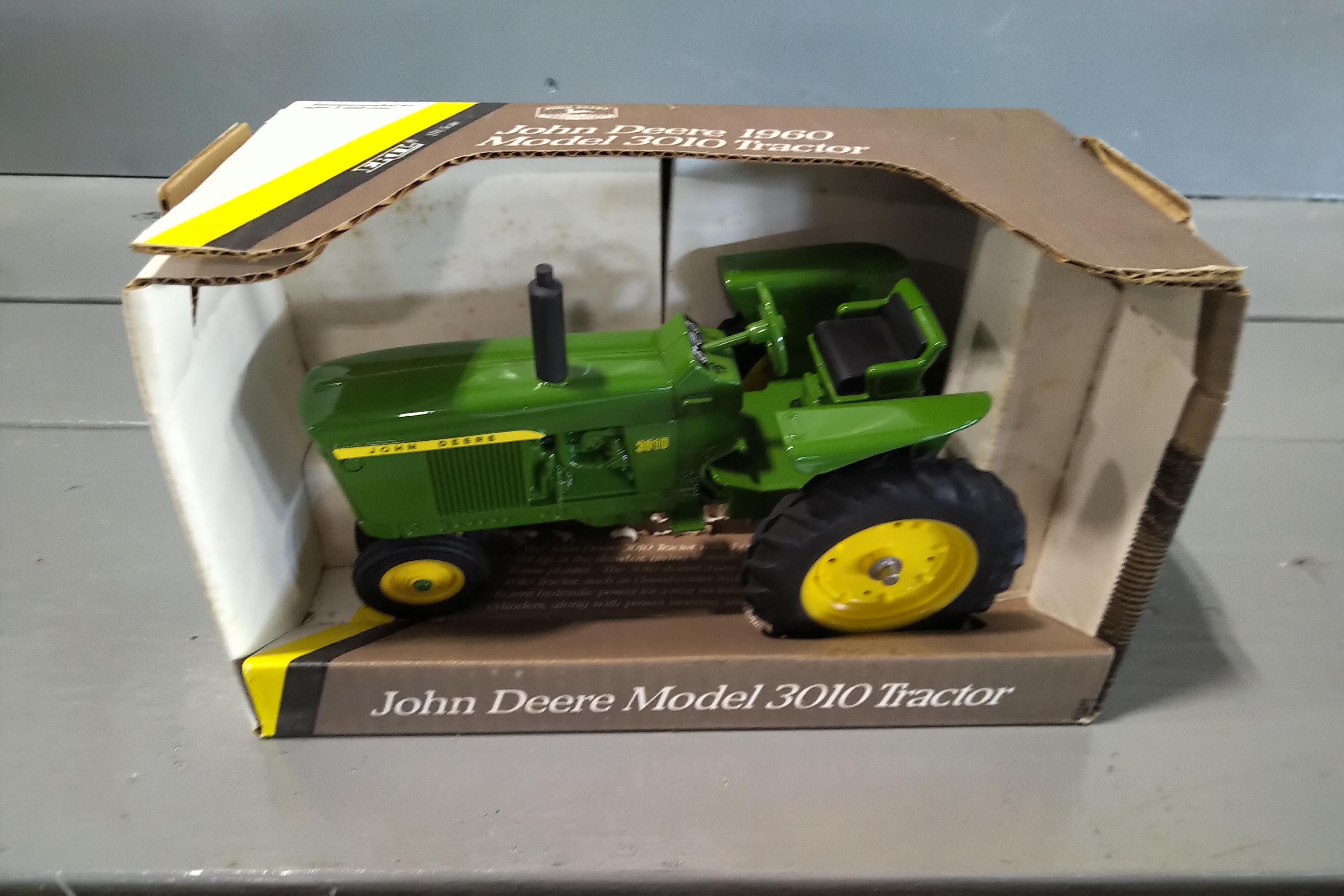 1/16 SCALE ERTL 1960 JOHN DEERE 3010 IN BOX