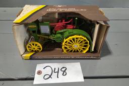 1/16 SCALE ERTL 1915 JOHN DEERE MODEL "R" WATERLOO BOY IN BOX