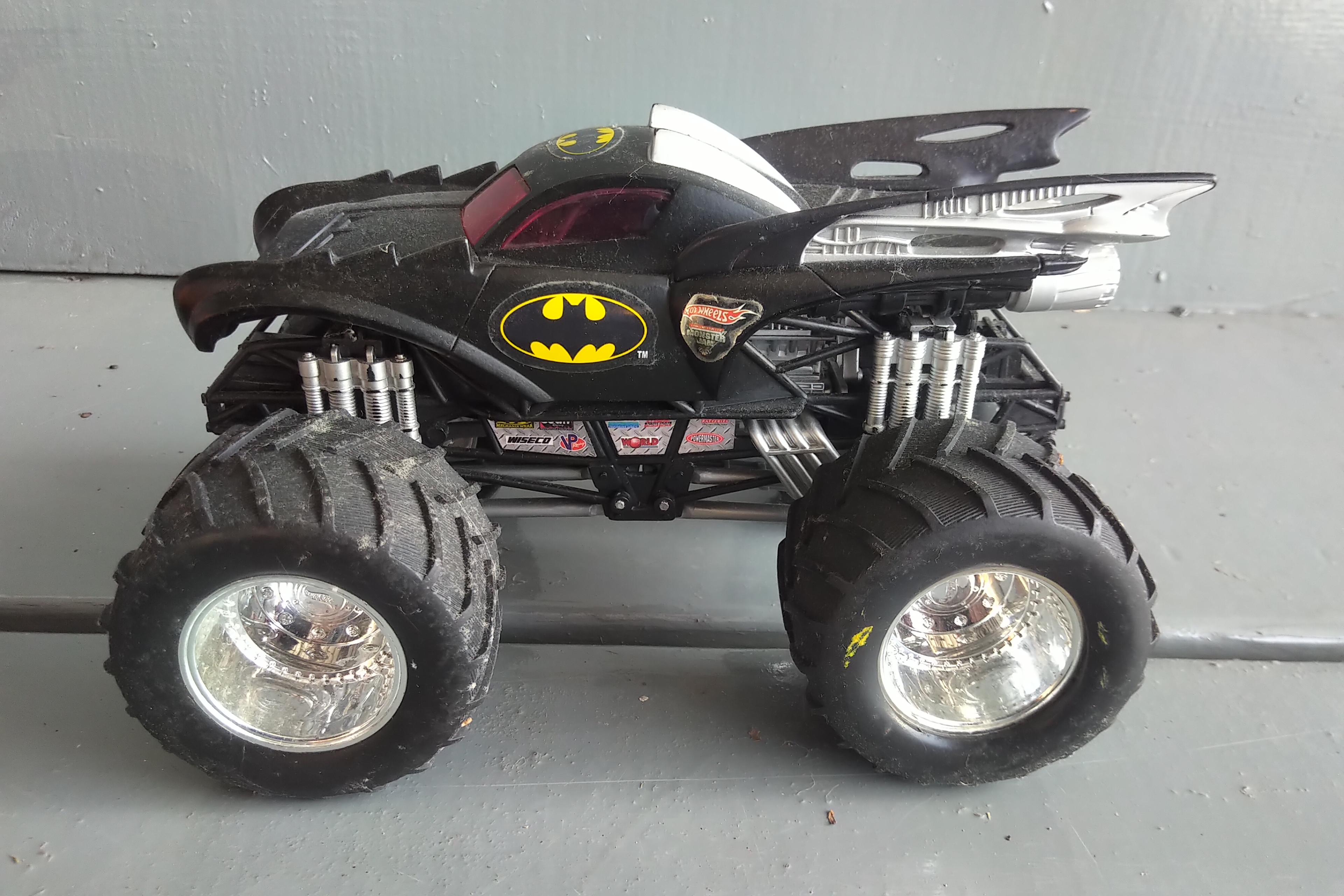 1/32 TONKA FIRE TRUCK, 1/32 SCALE LIFTED BATMOBILE, 22 MISC TRUCKS, CARS AND TRAILERS