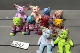 FLATT OF BEANIE BABIES WITH MONTHS ON THEM