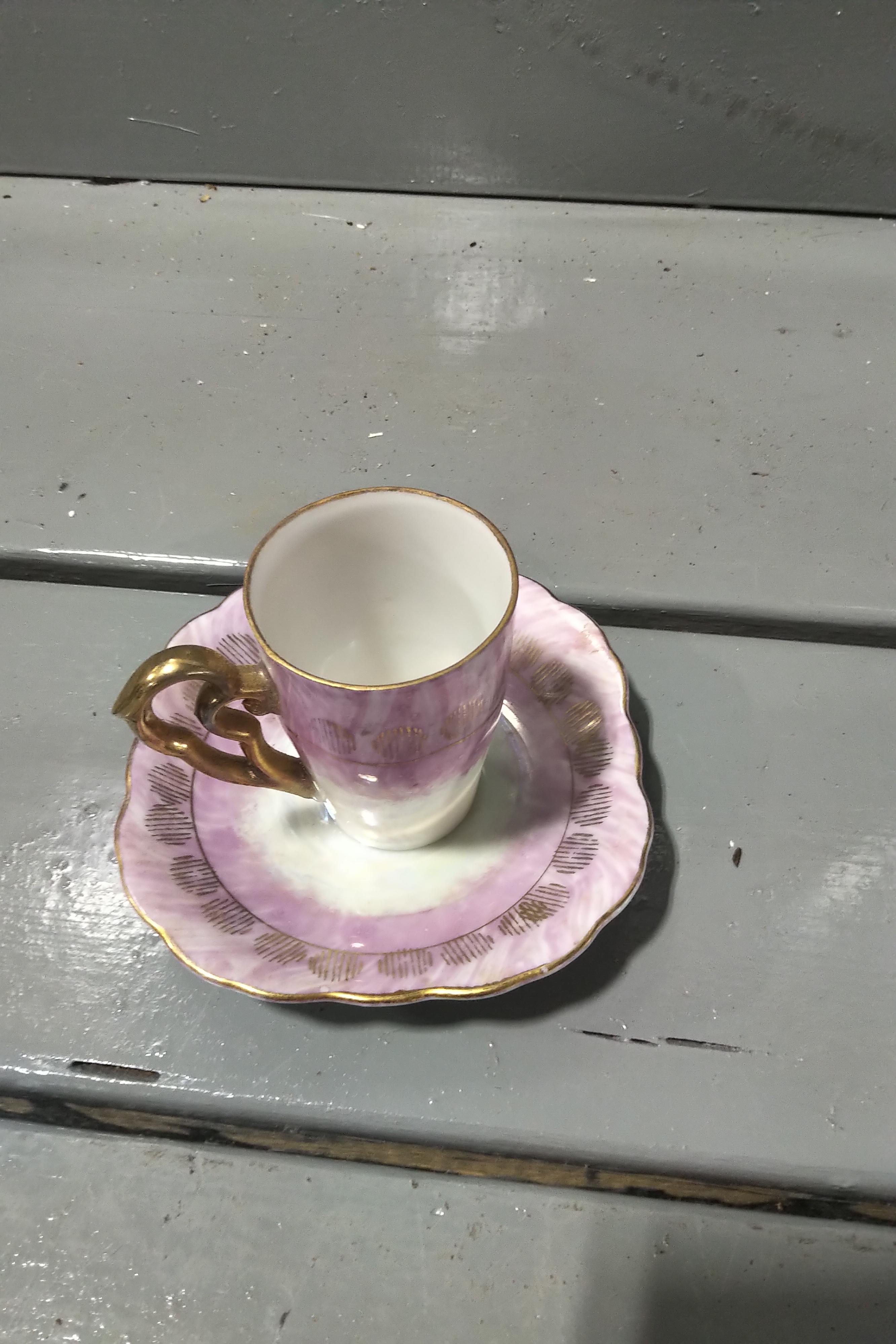 2 FLATS OF CUPS AND SAUCERS, A BELL AND A PLATE