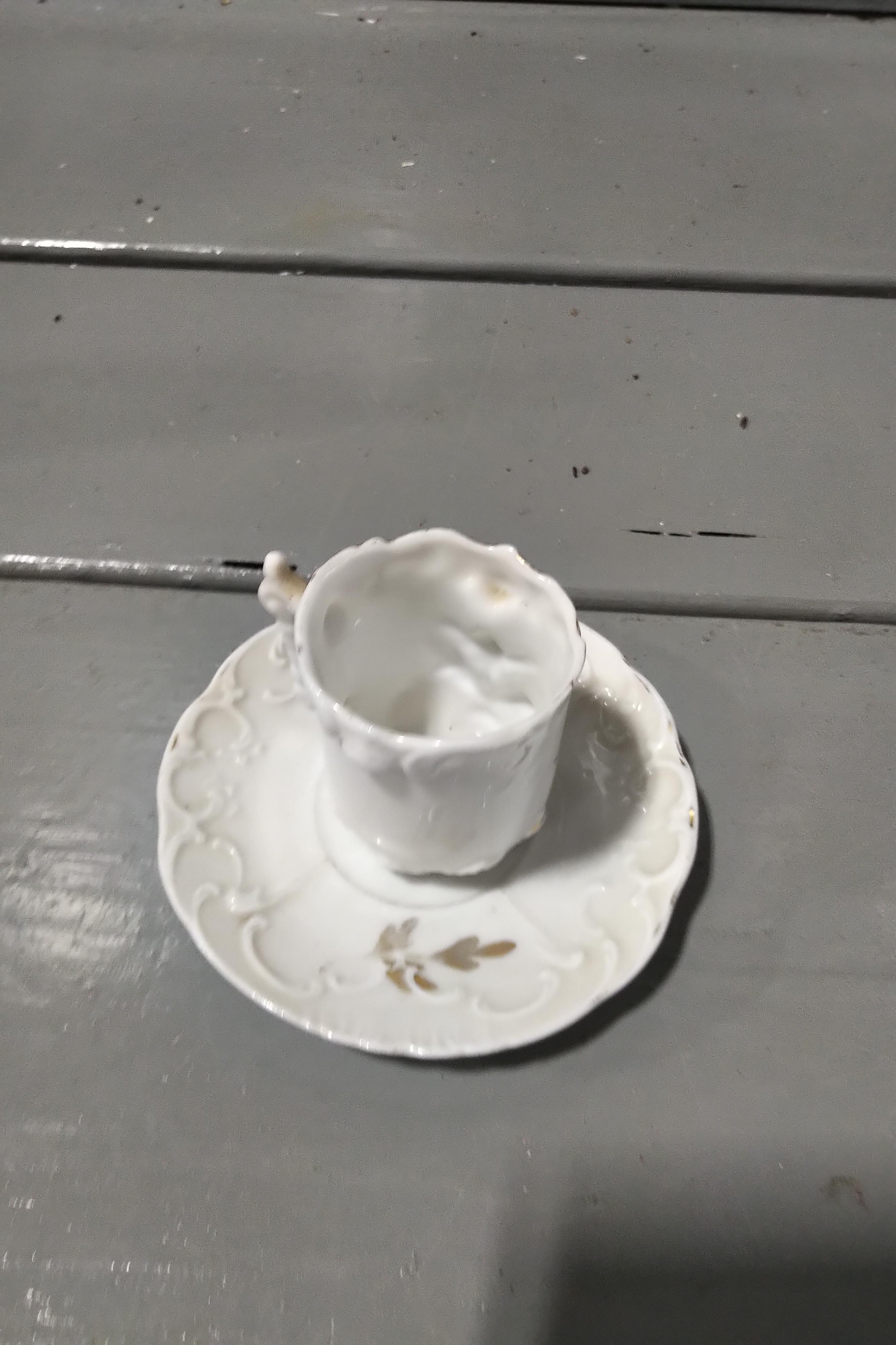 2 FLATS OF CUPS AND SAUCERS, A BELL AND A PLATE