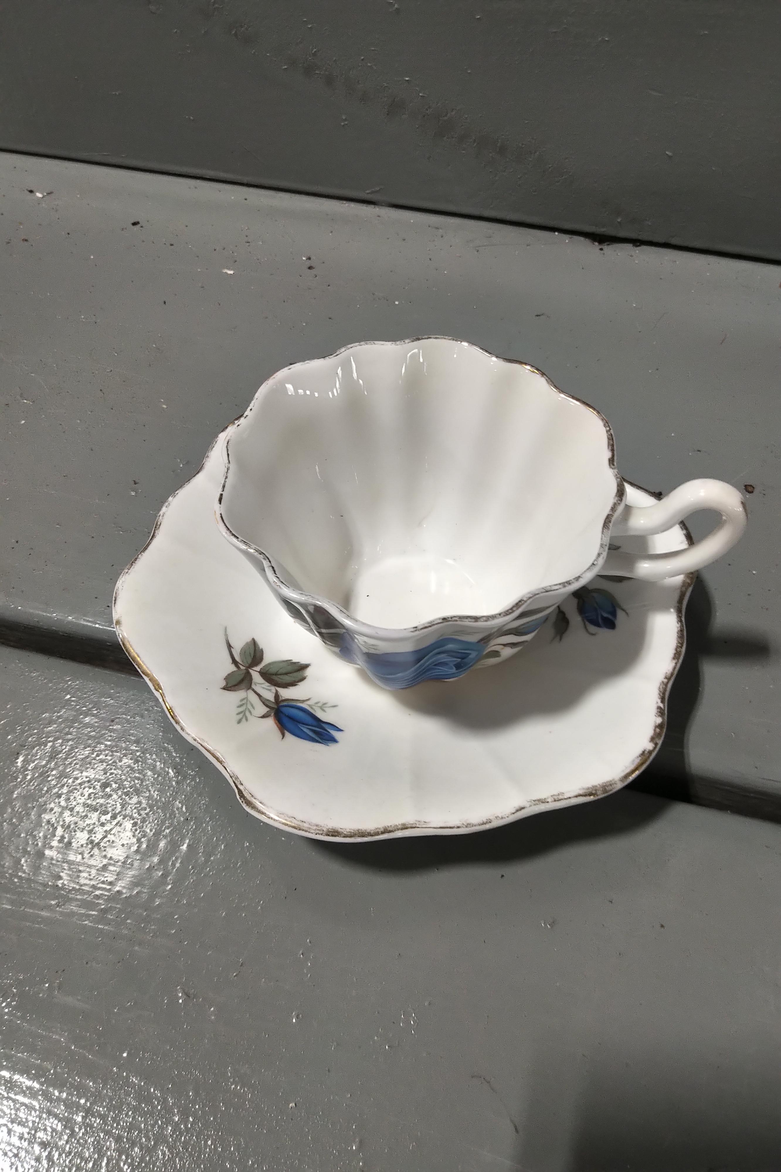 2 FLATS OF CUPS AND SAUCERS, A BELL AND A PLATE