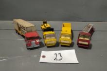 5 - 1/32 SCALE VEHICLES