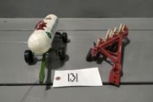 1/24 SCALE 4 BOTTOM INTERNATION PLOW WITH ONE BOTTOM BROKEN OFF