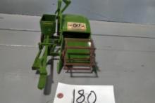 1/12 SCALE 50TH ANNIVERSARY ERTL JOHN DEERE 12A PULL BEHIND COMBINE