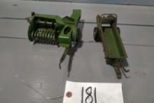 1/16 SCALE ERTL JOHN DEERE MANURE SPREADER, 1/16 SCALE JOHN DEERE SMALL SQUARE BALER