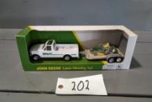 1/32 SCALE ERTLE JOHN DEERE LAWN MOWING SET NEW IN BOX