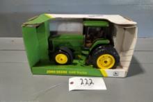 1/16 SCALE JOHN DEERE TRACTOR IN BOX