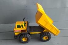 1/16 SCALE TONKA TRUCK WITH DUMP BED