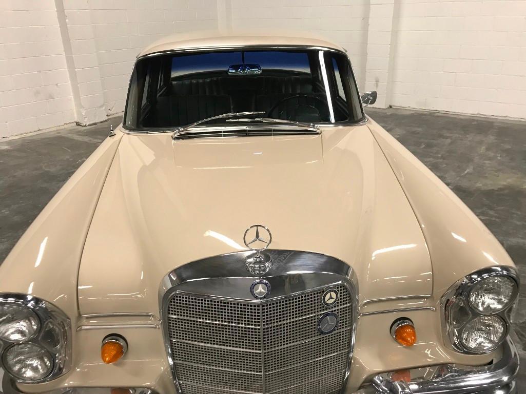 1964 MERCEDES-BENZ 220 SE