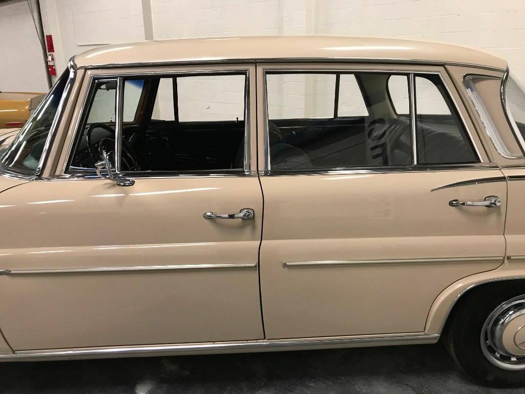 1964 MERCEDES-BENZ 220 SE