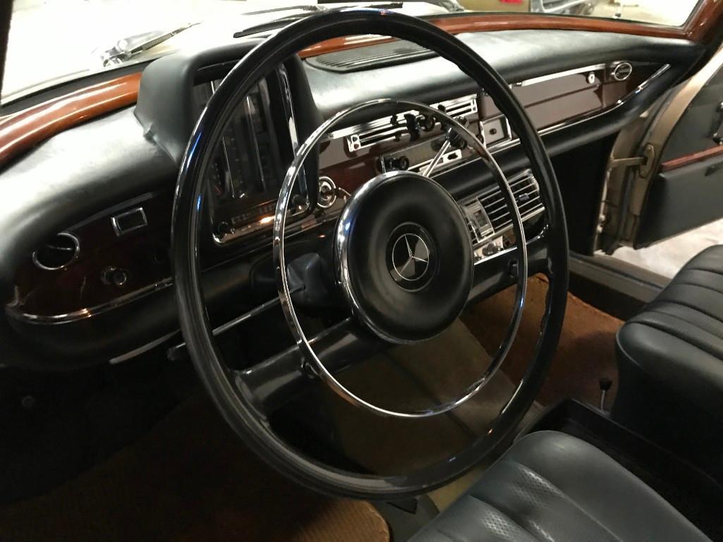 1964 MERCEDES-BENZ 220 SE