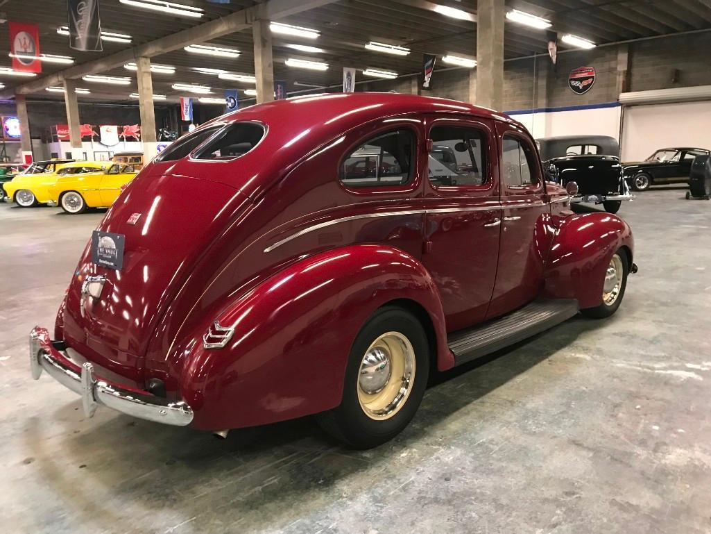 1940 Ford Sedan Deluxe