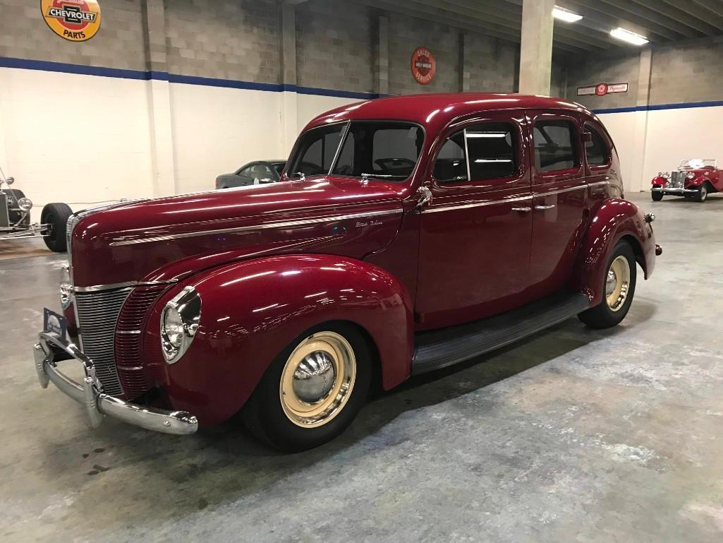 1940 Ford Sedan Deluxe