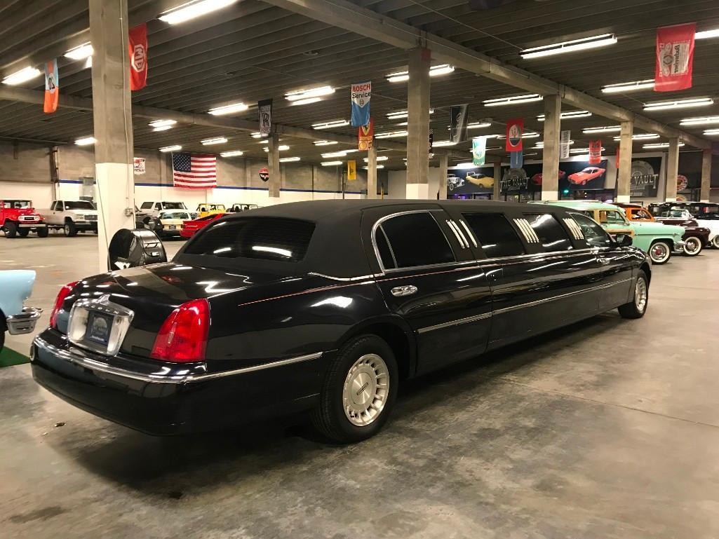 1998 Lincoln Town Car Executive Limo