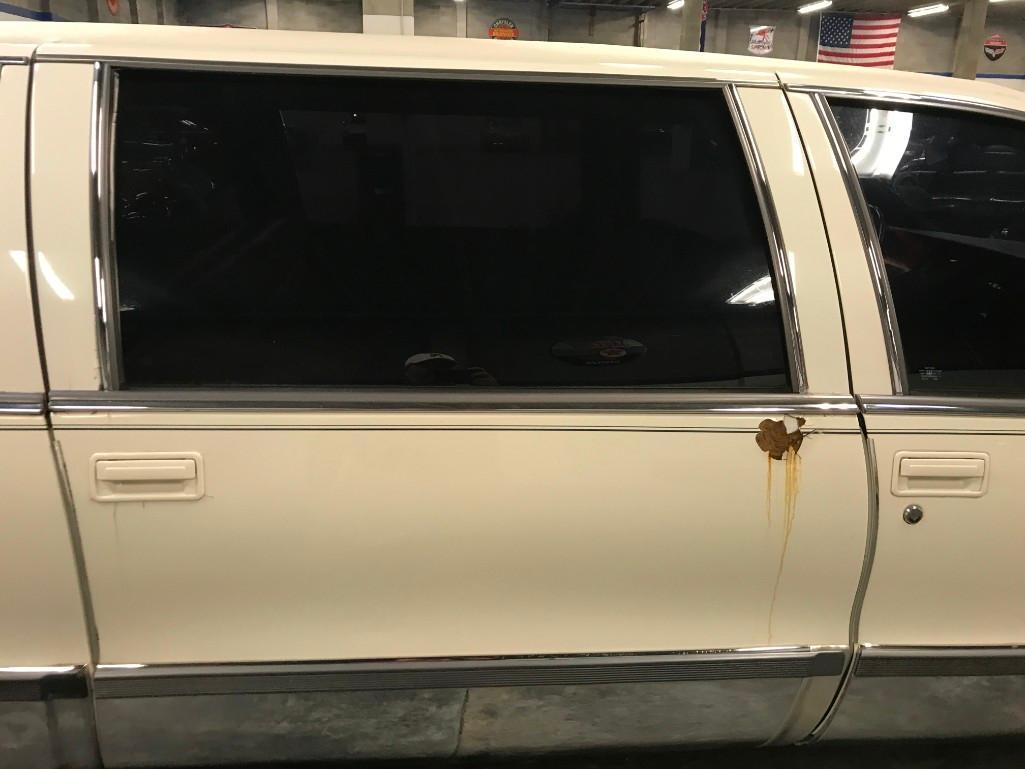 1993 Cadillac Fleetwood Limousine