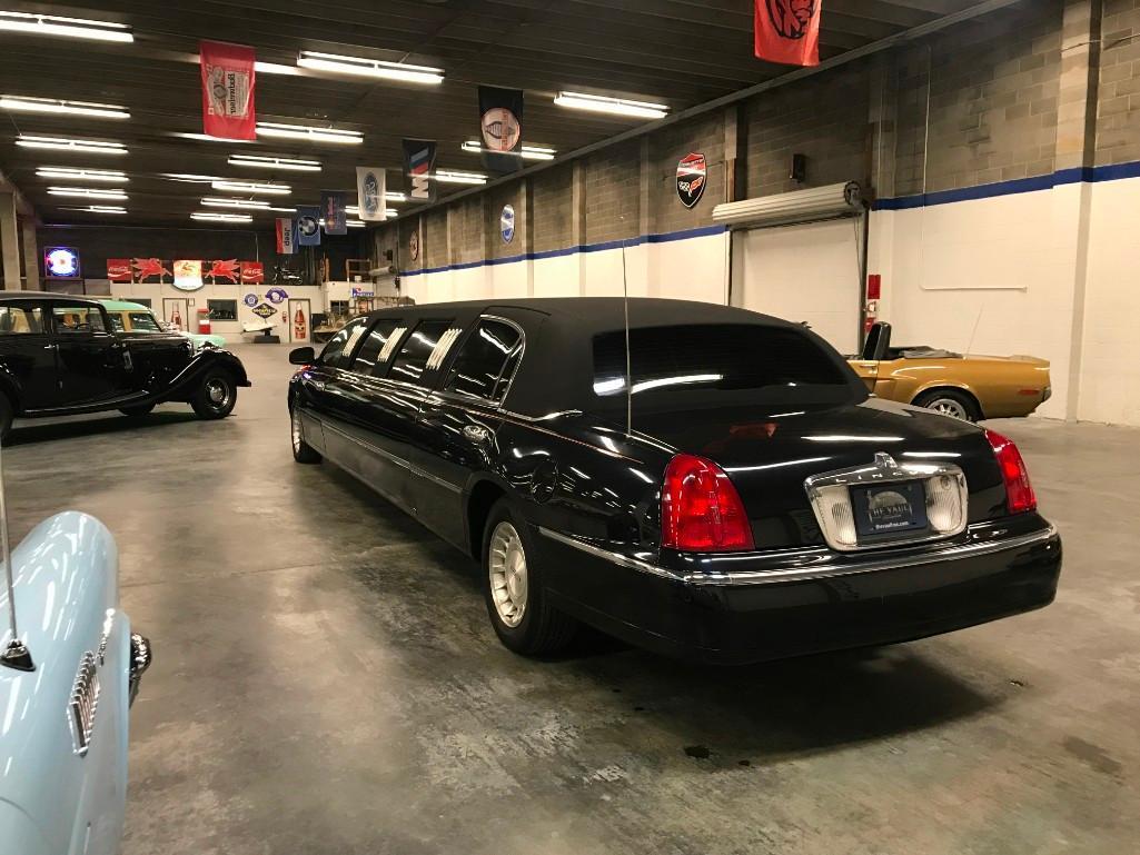 1998 Lincoln Town Car Executive Limo