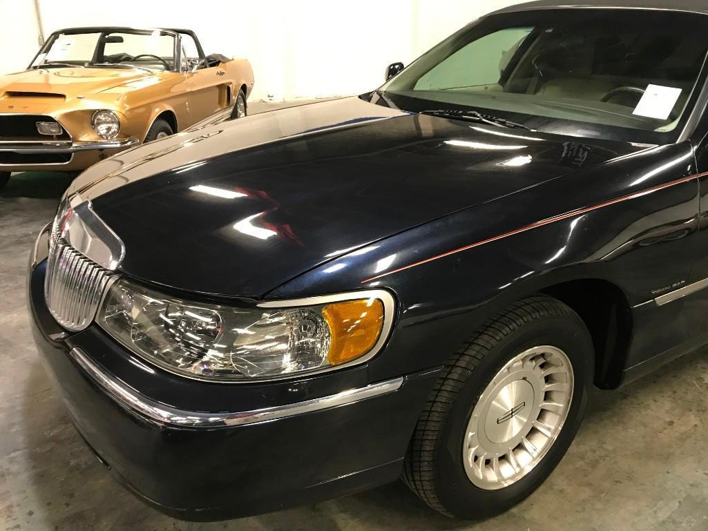 1998 Lincoln Town Car Executive Limo