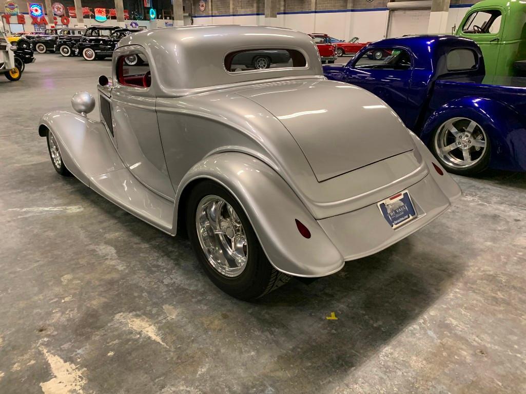 1933 Ford Custom Coupe