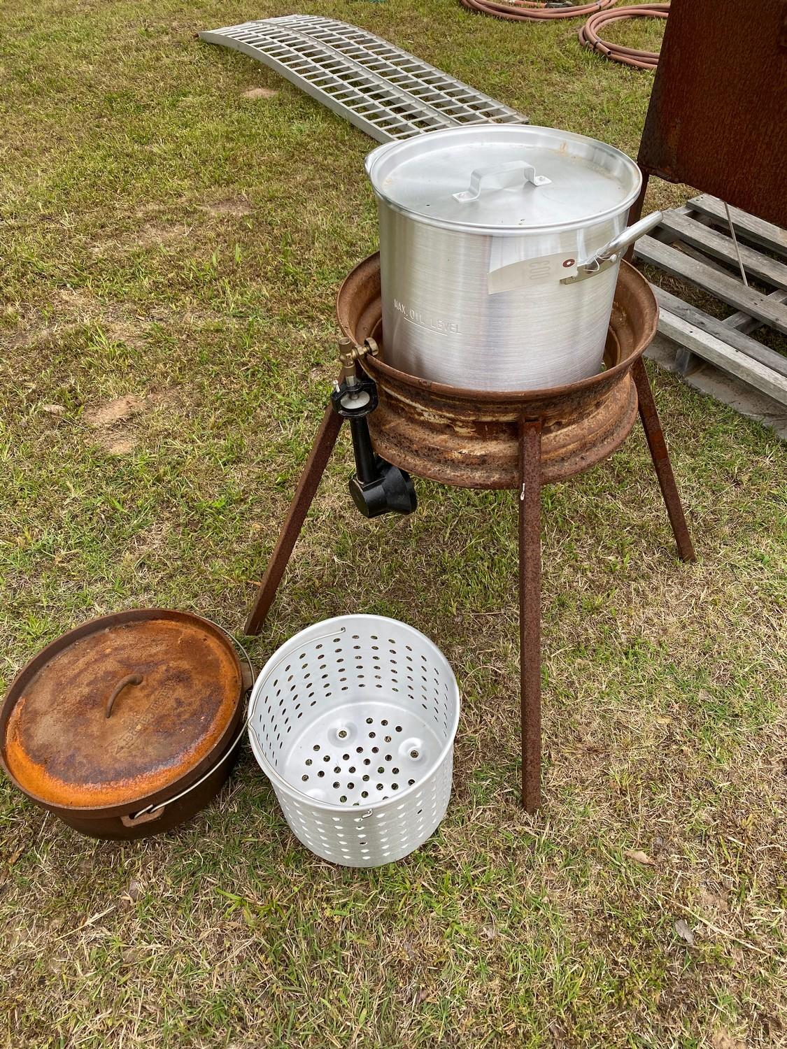 Fryer with Crawfish & fish fryer pots