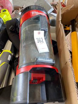 Milwaukee 18V Back Pack Vacuum B