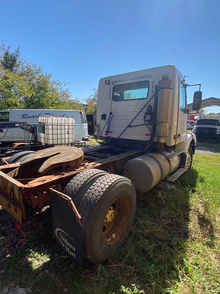 1999 Volvo Day Cab 10 Speed Trans Cummins Engine