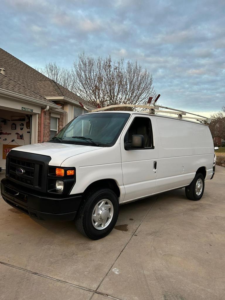 2014 Ford Cargo Van E250 Runs good miles show195,034