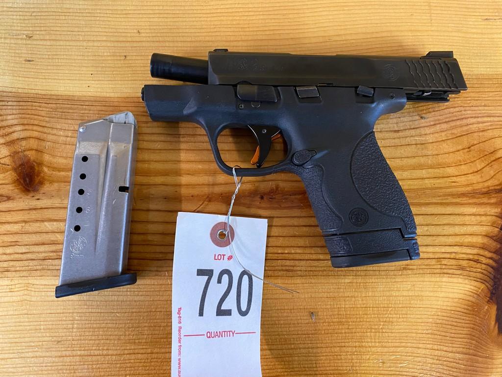 Smith & Wesson M&P 9 Shield comes with 2 Magazines SN#HTT9449