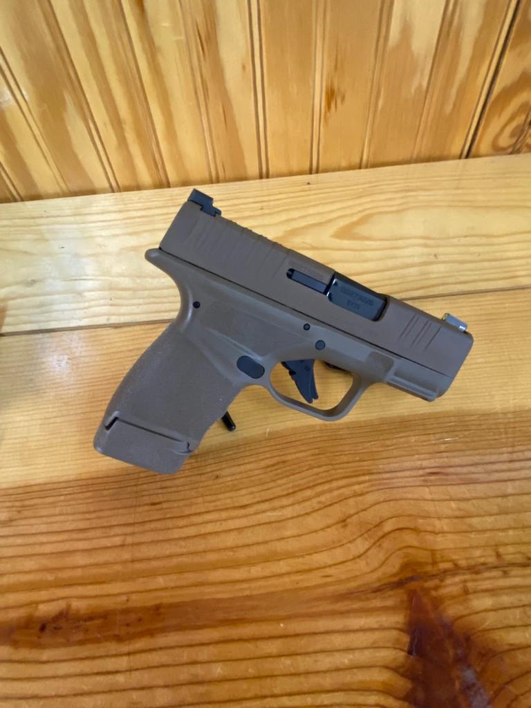 New Springfield Armory Hellcat 9MM with 10&13 Round Mag SN#BB273226
