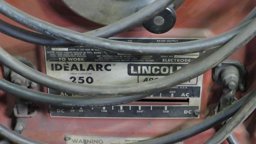 LINCOLN IDEAL ARC 250 STICK WELDER