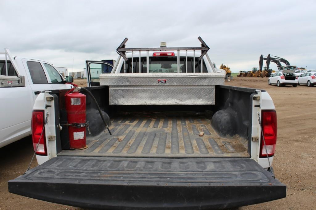 2016 RAM 2500 HD 4x4 crew cab, S/N: 3C6TR5HT9GG120875, 113,893 KM, 8' box + Storage box, Hemi engine