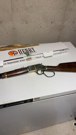 Henry Repeating Arms model H006MR Henry Big Boy carbine .357 MAG/.38This ri