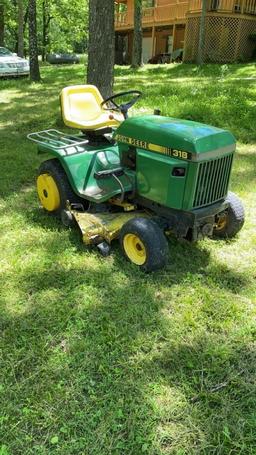 John Deere 318 lawn tractor