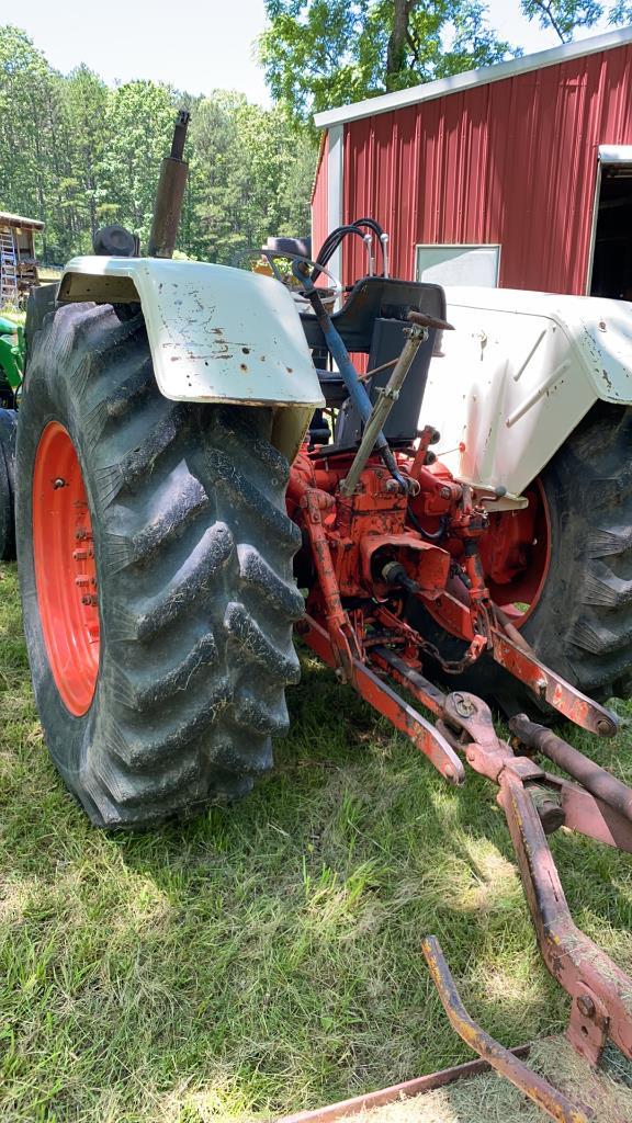 Case 995 David Brown w/ 200 Koyker loader. Bucket & bale spear