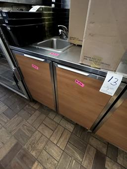 DUKE S/S 36"X30" COUNTER W/HAND SINK & (2)DOORS BELOW