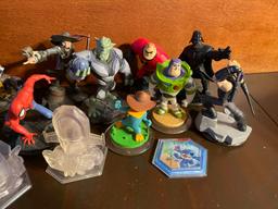 17 Disney Infinity Figures Playsets & Discs Tested & Works A Few are in Rough Condition